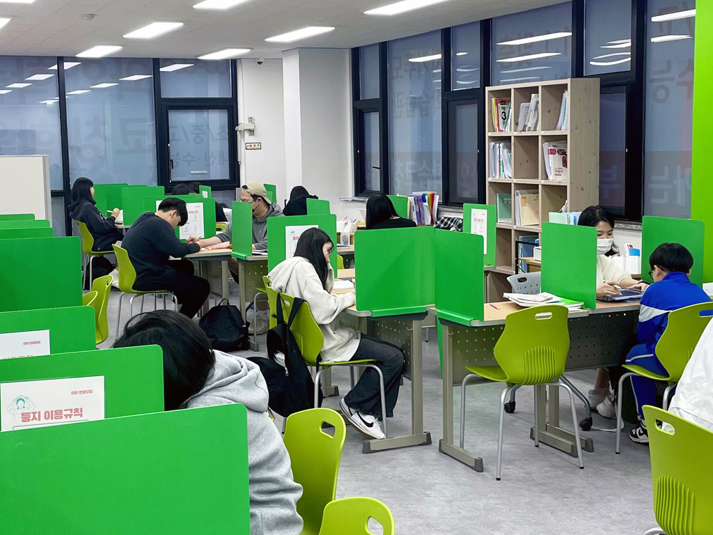 와와학습코칭학원 반월당점 학습 공간 1